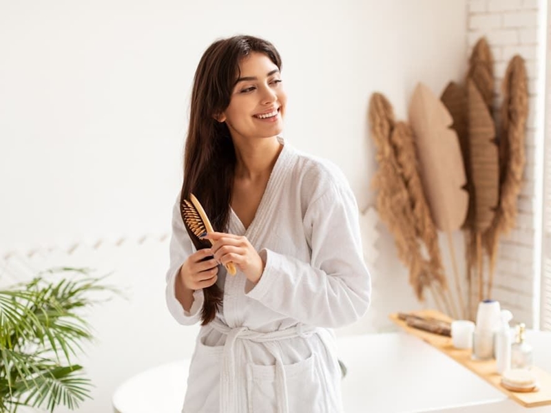 Luce un cabello sano y con brillo con el Elixir Oro Fluido de Revlon