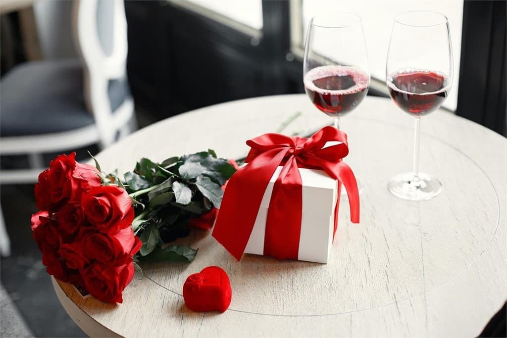 San Valentín: perfumes, maquillaje, skincare y otros regalos para