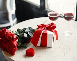¡Sorprende a tu pareja este San Valentín regalándole belleza!