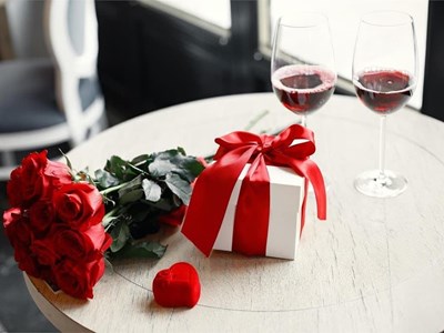 ¡Sorprende a tu pareja este San Valentín regalándole belleza!